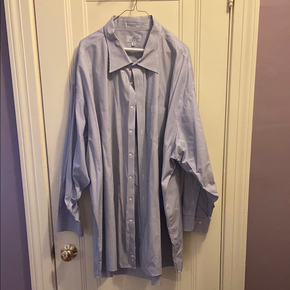 Light Blue Dress Shirt with Relaxed Fit and Textured Fabric